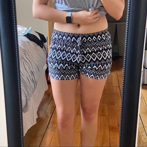 Patterned shorts - Picture 3 of 5